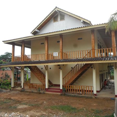 Vongmany Guesthouse Nong Khiaw Bagian luar foto