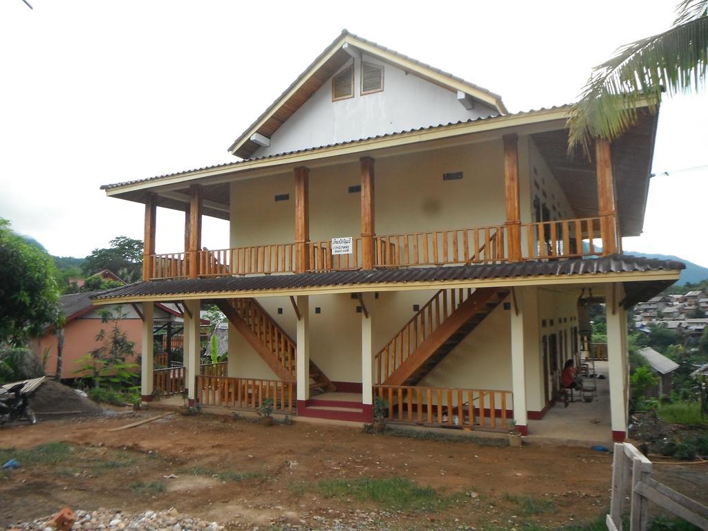 Vongmany Guesthouse Nong Khiaw Bagian luar foto